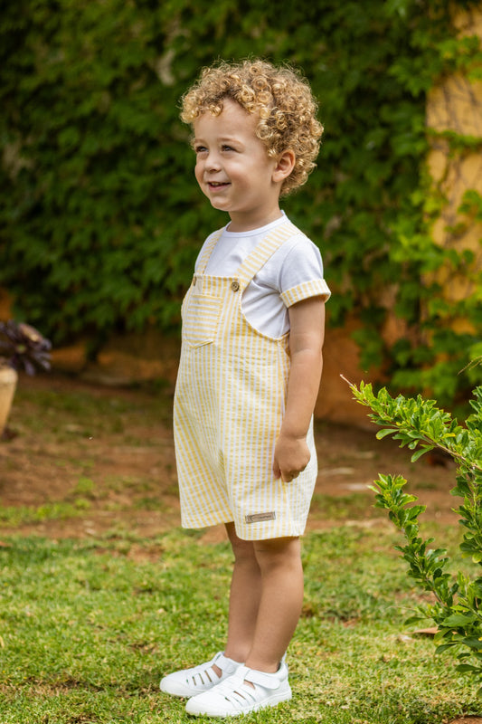 Salopette con t shirt